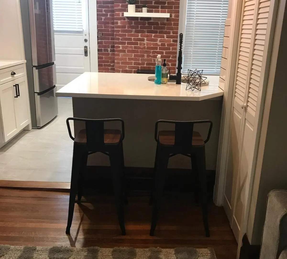Big Brick 2 Bedroom Apartment In Victorian Village Columbus