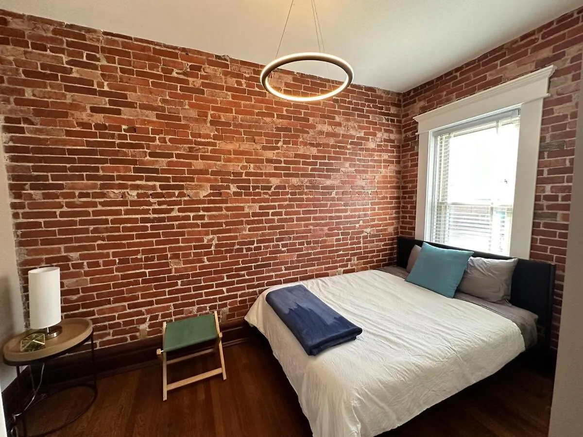 Big Brick 2 Bedroom Apartment In Victorian Village Columbus ABD