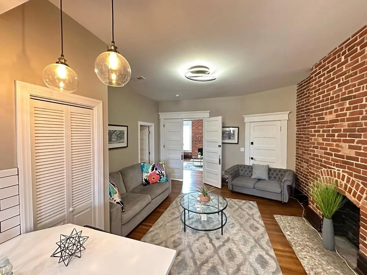 Big Brick 2 Bedroom Apartment In Victorian Village Columbus 0*,  ABD